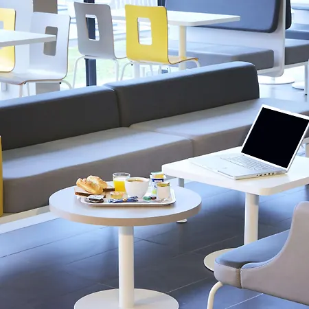 بريمير كلاس ثيونفيل فندق تيونفيل