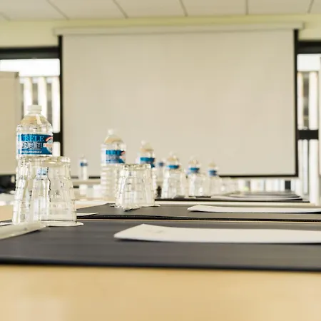 بريمير كلاس ثيونفيل فندق