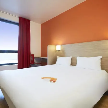 فندق بريمير كلاس ثيونفيل تيونفيل